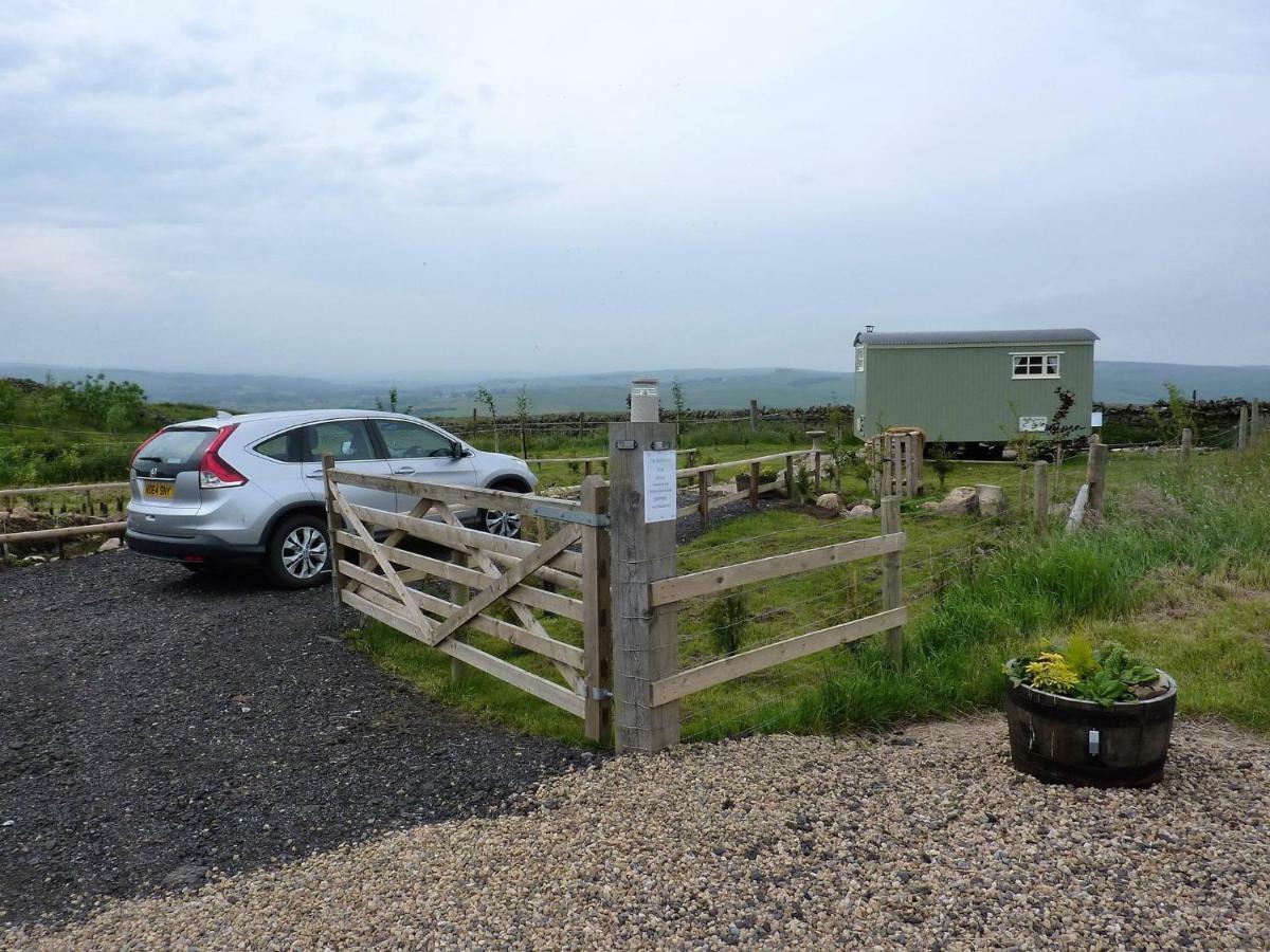 The Buteland Stop Rosie Off Grid Shepherds Hut Villa Bellingham Exterior photo